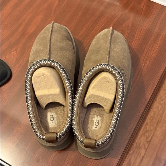 UGG Shoes - UGG Tazz II Slippers. Size 10. Worn once. No box